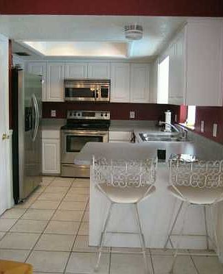 Kitchen w/SS appliances