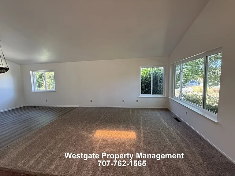 1604 Cerro Sonoma Cir — Photo 2