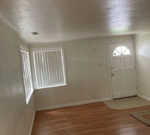 5th image of 76 E Pinehurst Ave
