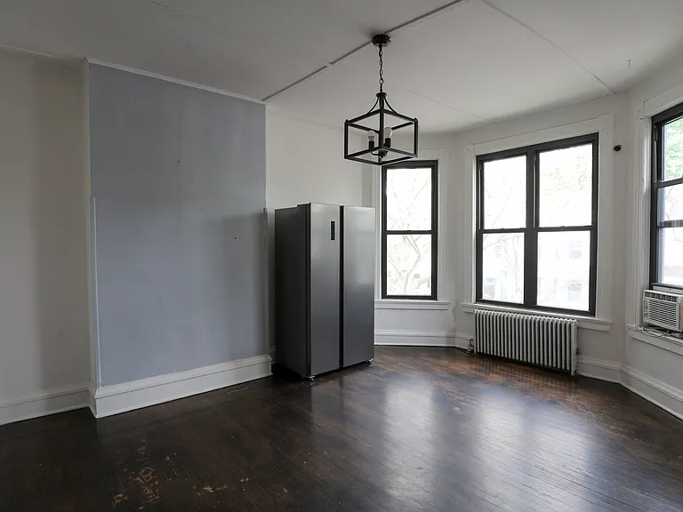 141 Saint James St #4B — Photo 3