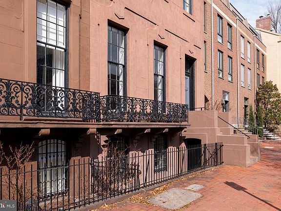 2nd image of 258 S 3rd St APT 1