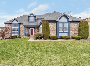 1075 Omalley Dr, Lake Zurich, IL 60047