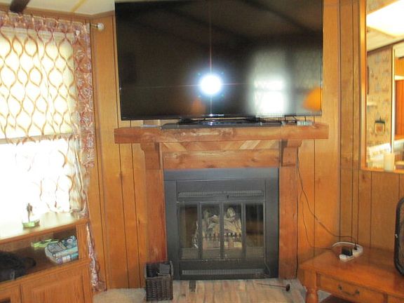 4th image of 31 Terrace Dr