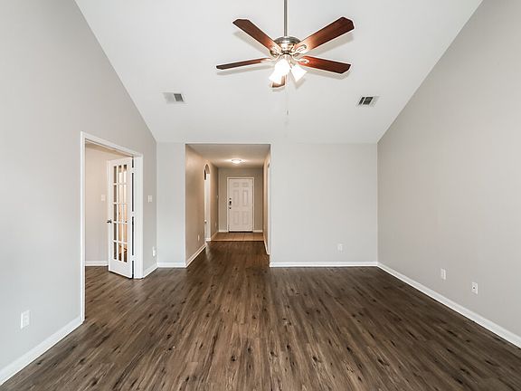 3rd image of 119 Golden Eagle Ct