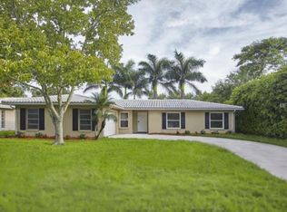 11040 Navajo Dr, Saint Petersburg, FL 33708