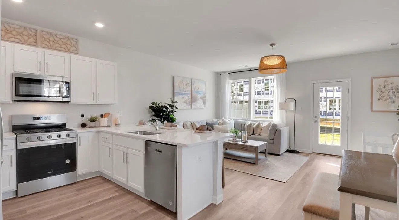 3 bed, 2.5 bath, 1500 sqft, $2,800 — Photo 2