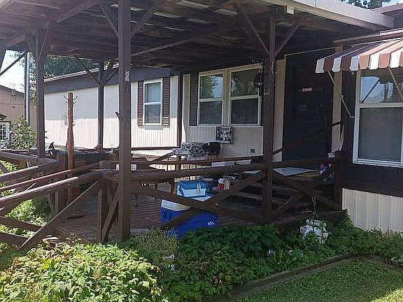2nd image of 320 W Clinton St