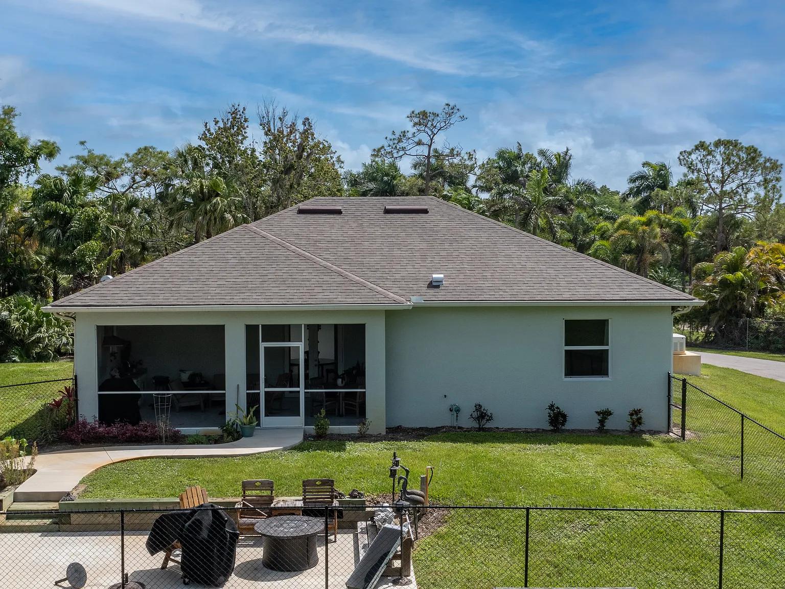 3 bed, 2138 sqft, $3,000 — Photo 2