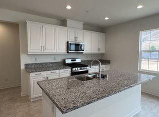 7561 Grazing Ln, Riverside, CA 92507