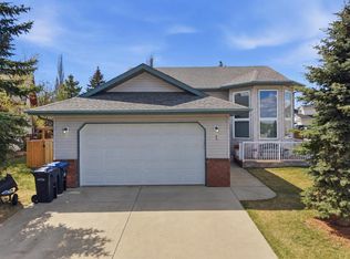 1 E Pell Close, Sylvan Lake, AB T4S 1W8