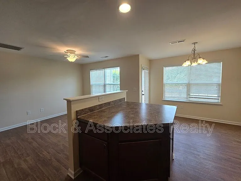 545 Song Sparrow Ln — Photo 5
