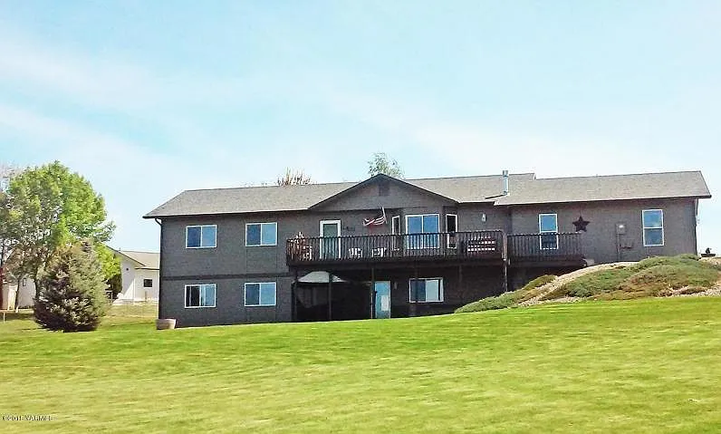 251 Kodiak Rd photo 1