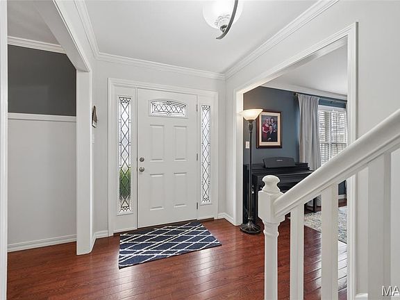 3rd image of 713 Village Wood Ct