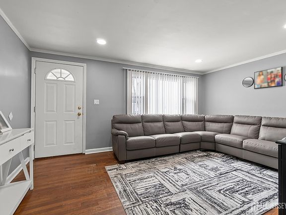5th image of 429 1st St
