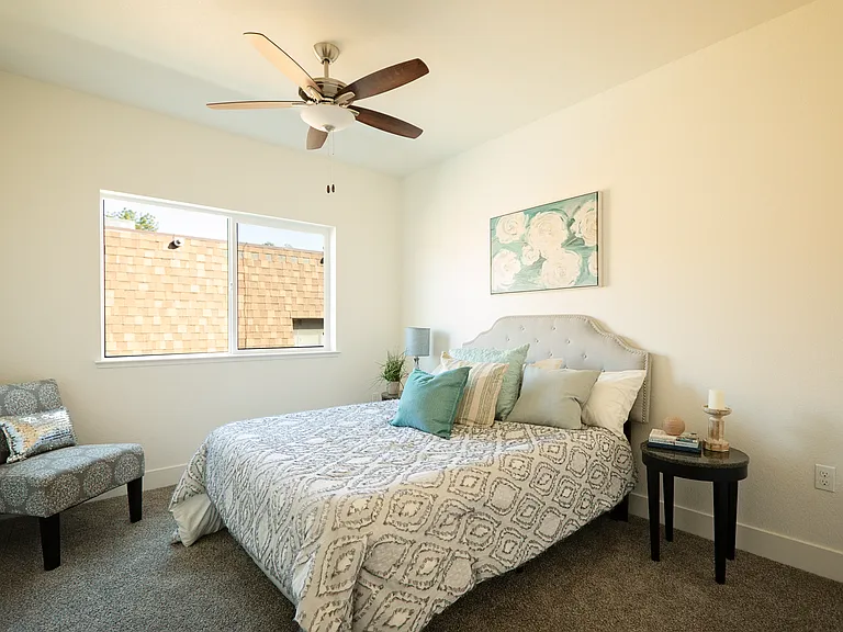 906 N Olive Ave — Photo 12