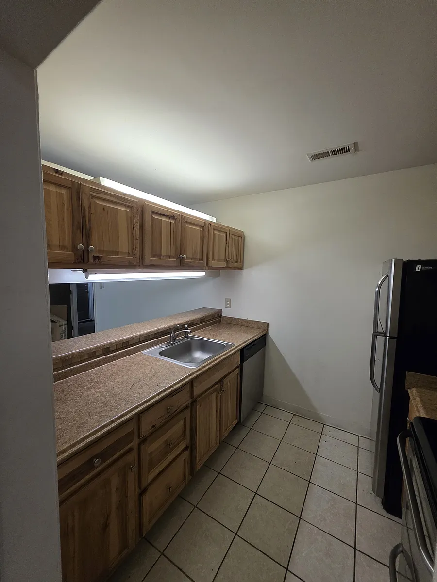 Building Photo - 9531 University Terrace Dr #B