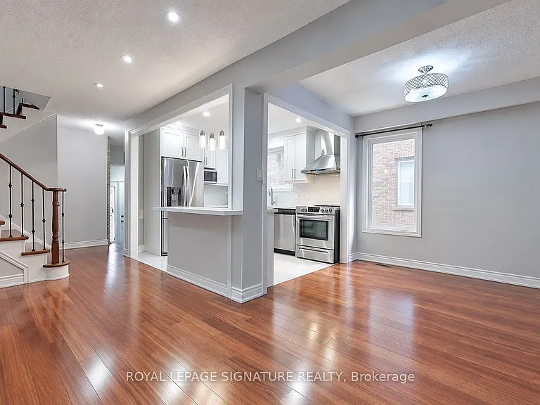 74 Deanscroft Sq — Photo 3