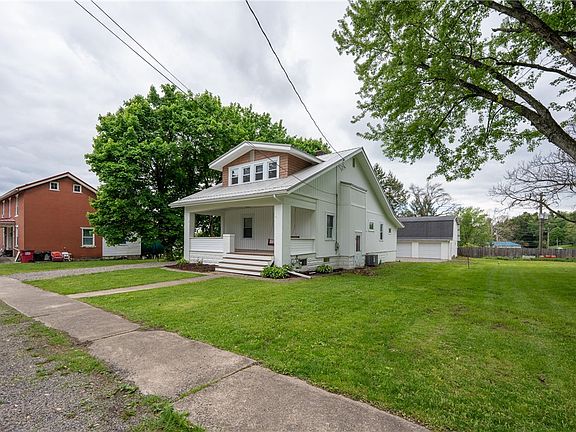 2nd image of 117 W Main St