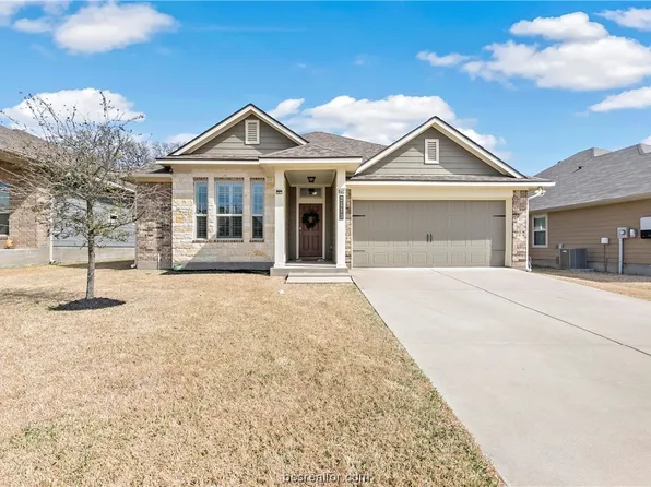 2113 Stubbs Dr, Bryan, TX 77807