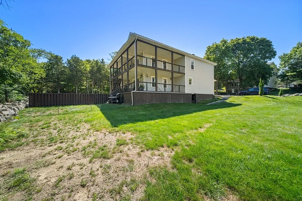2 bed, 2.5 bath, 1444 sqft, $5,000 — Photo 3