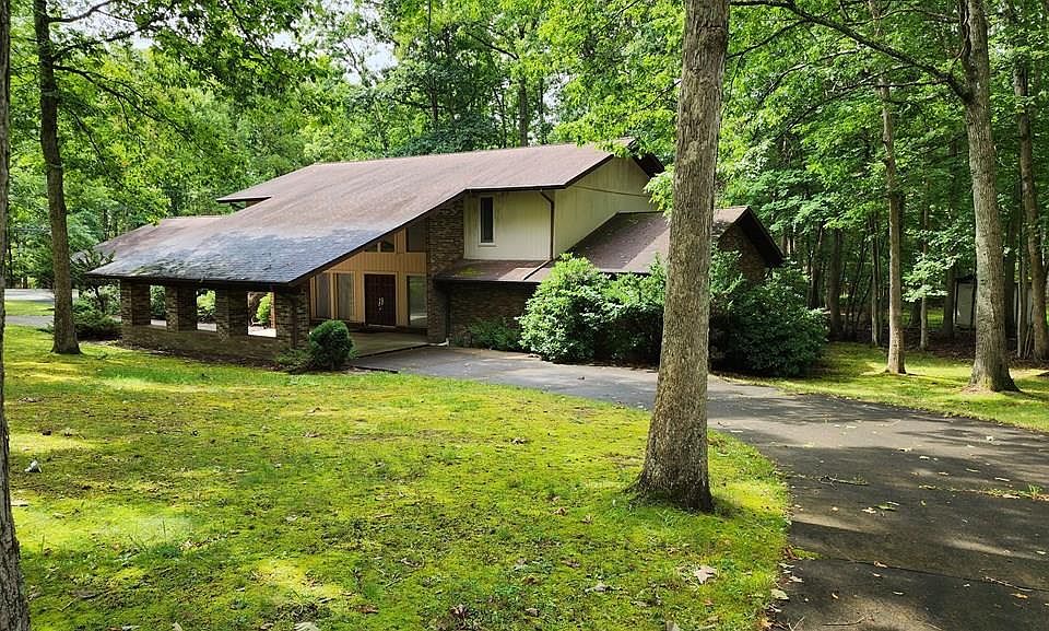 1st image of 500 Woodcrest Dr