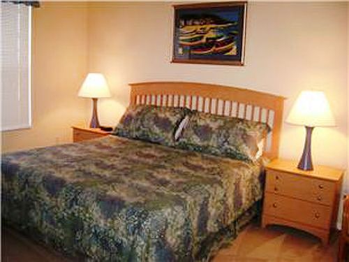 EI6P8421SKC-master-bedroom
