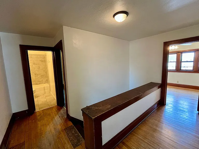 733 S 6th Ave — Photo 9
