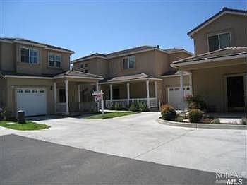2nd image of 15 Lavender Pl