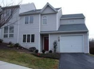 1732 Creek Vista Dr, New Cumberland, PA 17070