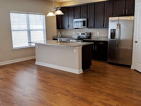 2nd image of 1100 Courage Ct