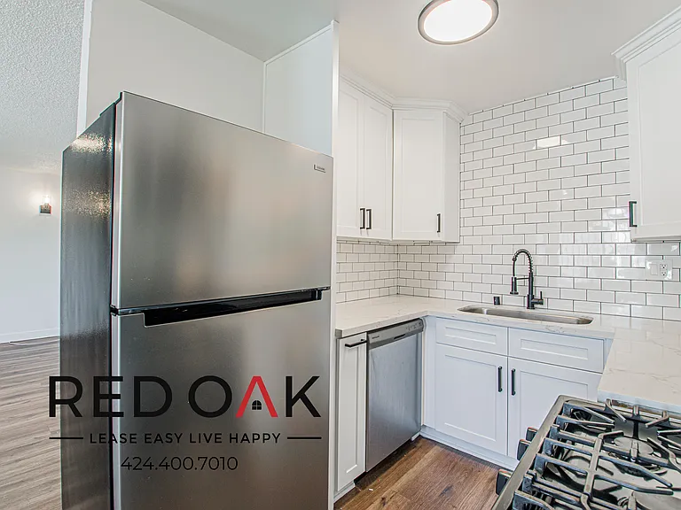 1843 S Gramercy Pl #9 — Photo 7