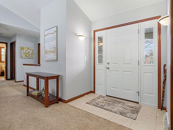 4th image of 16190 Easton Ct