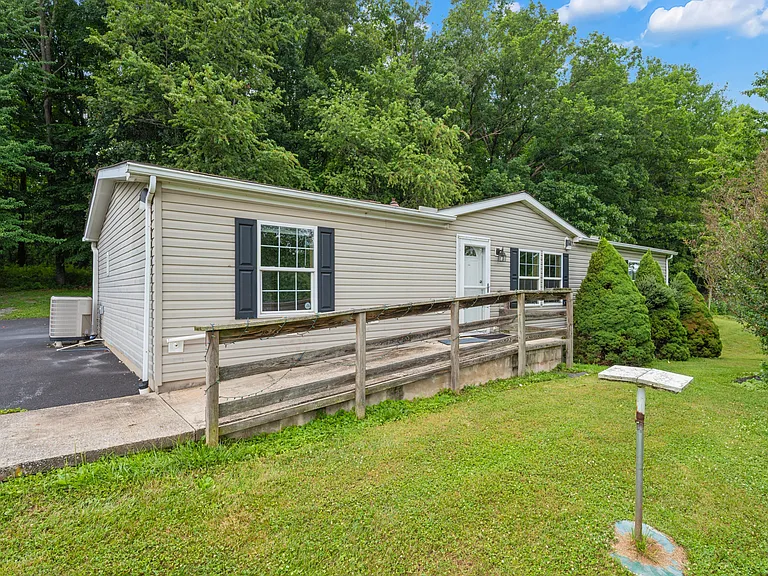 12350 Jesse Smith Rd — Photo 12