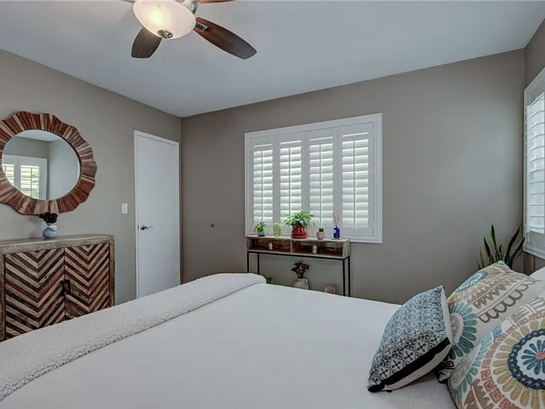 2521 Voorhees Ave #1 — Photo 19