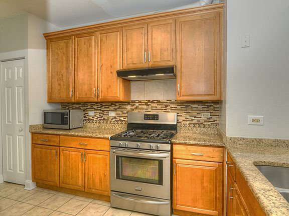 5th image of 2205 Gladstone Ct