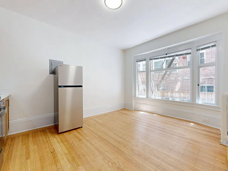 1060 Bush Street — Photo 2