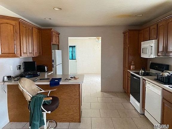 2nd image of 3 Glen Ln