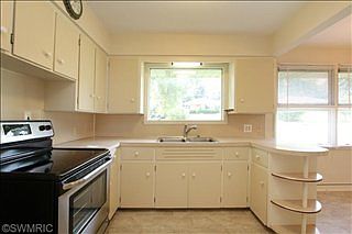 5th image of 1503 Millbrook St SE