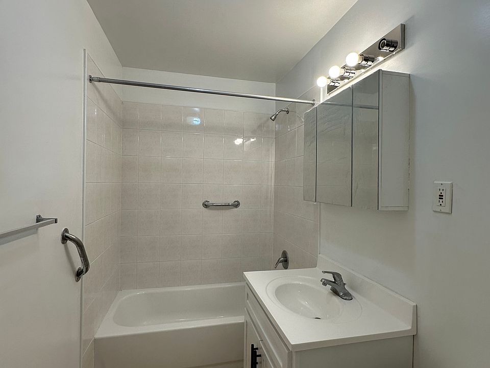 2nd image of 100 Maple St APT 77