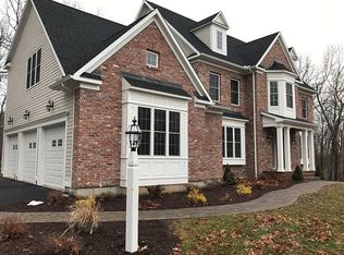 32 Scarborough Dr, Avon, CT 06001