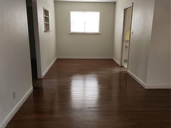 3rd image of 439 Quince Cir