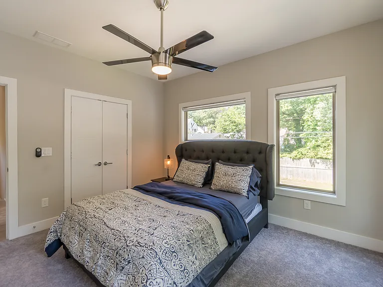 406 E Side Ave SE — Photo 51