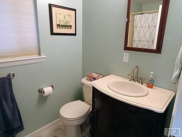 Full Bath 2 (Second Floor)