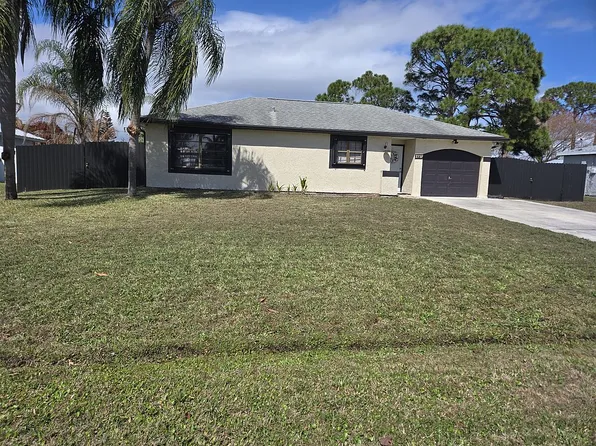2737 SE Brevard Ave, Port Saint Lucie, FL 34952