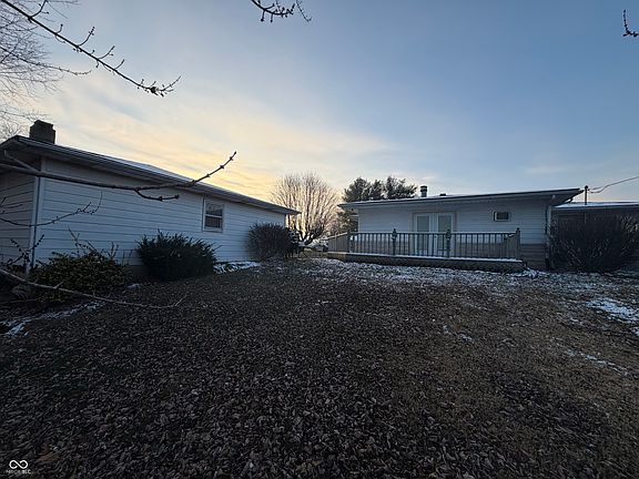 2nd image of 974 W 1st St