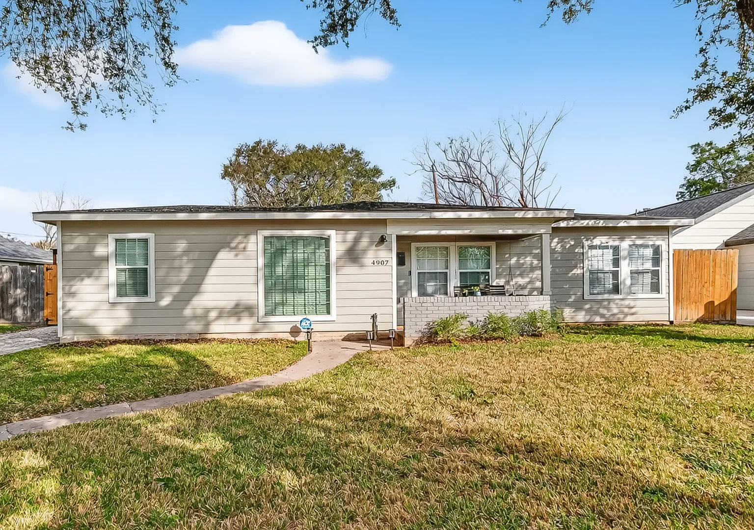 Houston Home Near NRG Sleeps 6 — Photo 4