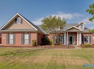 7004 Southcreek Dr SE, Owens Cross Roads, AL 35763