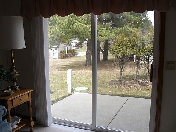 5th image of 233 Village Dr #18