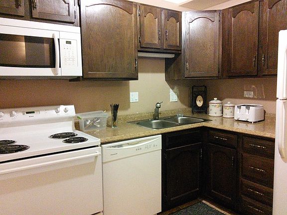 3rd image of 6330 Lincoln Ave Unit 4K