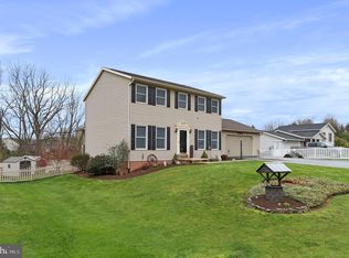 1283 Mallard Dr W, Chambersburg, PA 17202